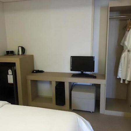 호텔 W 신제주점 외부 사진